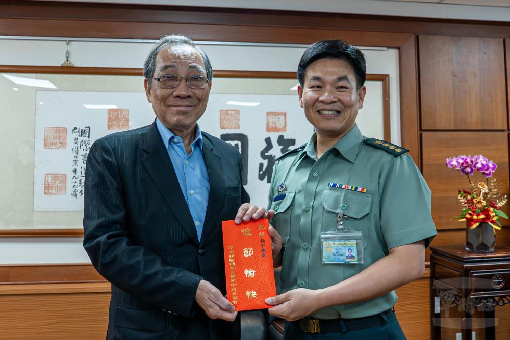軍友保代端節慰問文化營區　傳達敬軍關懷情誼