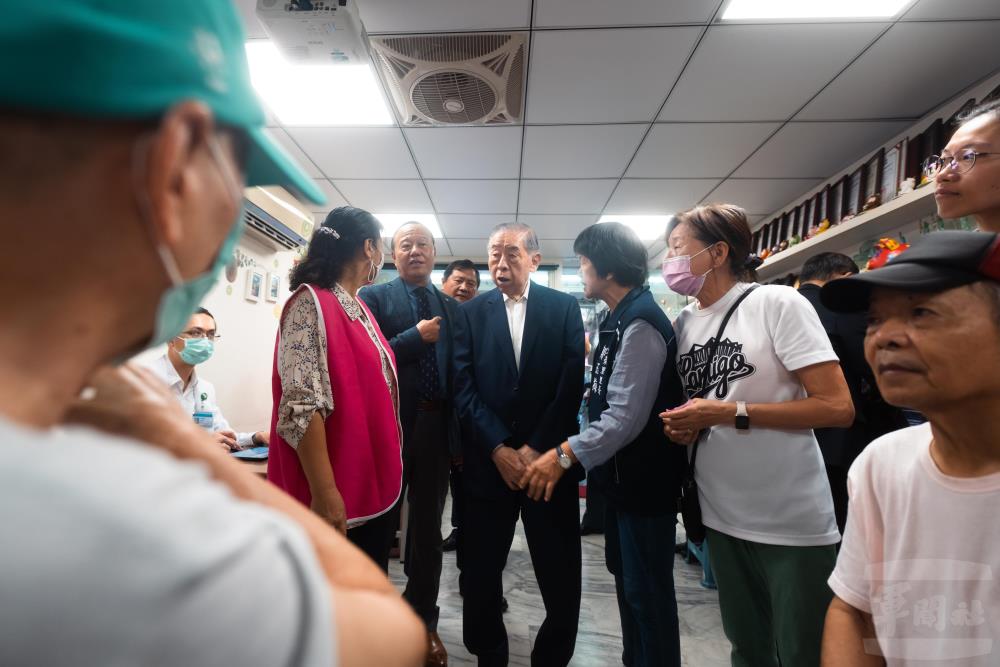 李棟樑關懷三總松山巡迴醫療　感謝醫護團隊守護長者健康