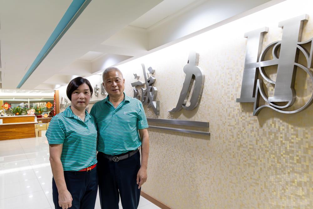 蘇慶福董事長秉持「取之於社會，用之於社會」的理念行善。（軍聞社記者蔡枋澐攝）