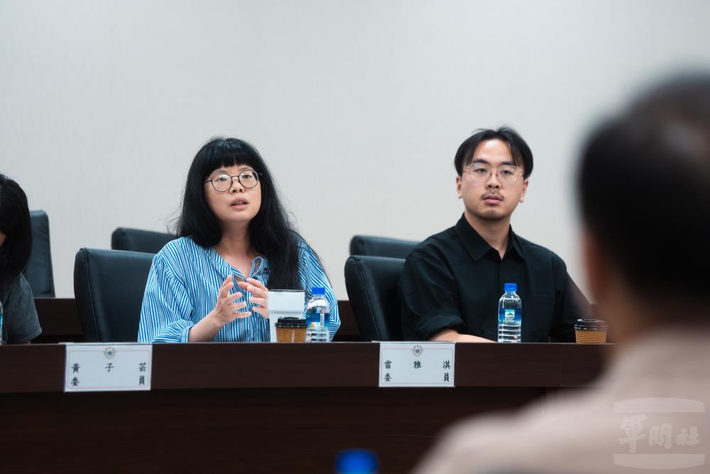 行政院青年諮詢委員針對各自領域專長提供不同角度的意見與討論。（軍聞社記者文仁攝）