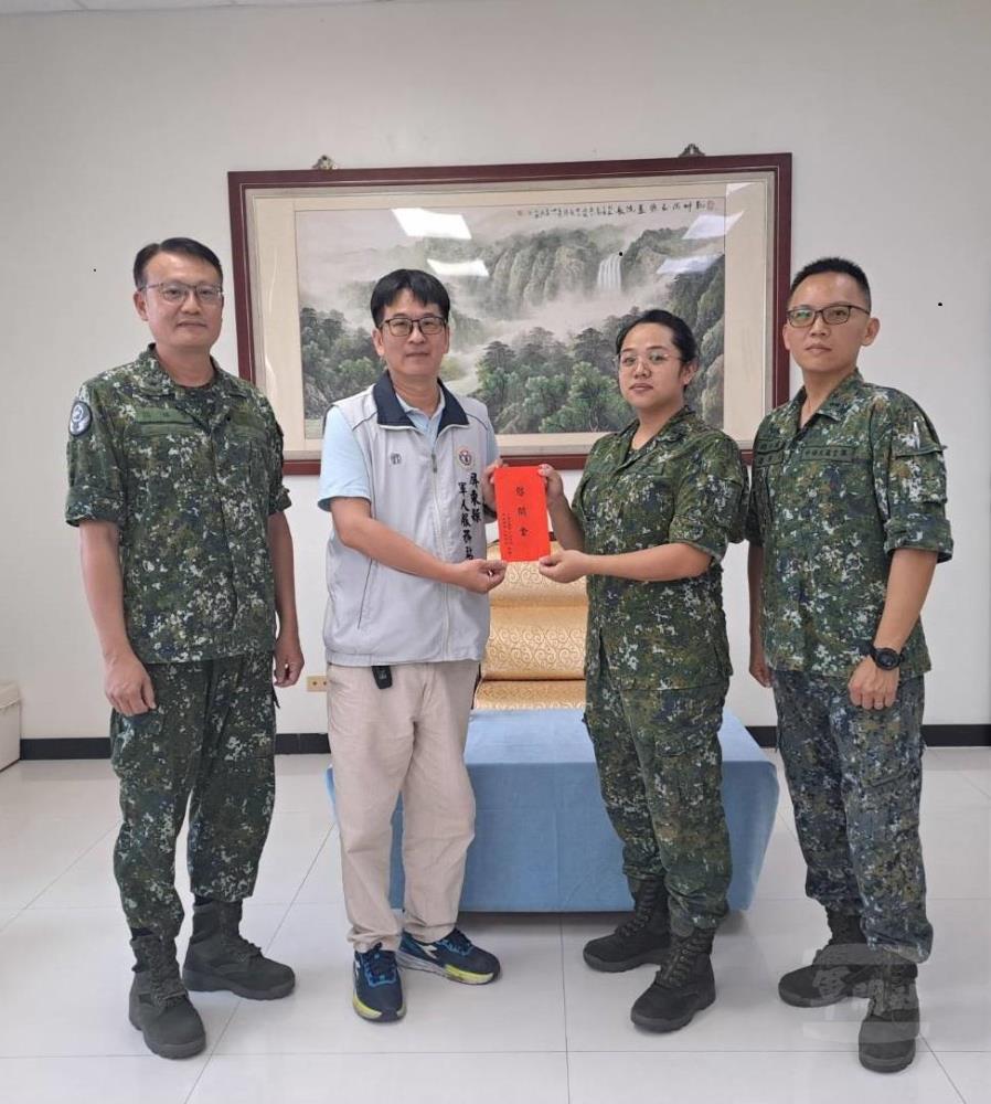屏縣軍人服務站慰問防訓中心官兵 傳遞關懷溫暖軍心 屏縣軍人服務站慰問防訓中心官兵 傳遞關懷溫暖軍心