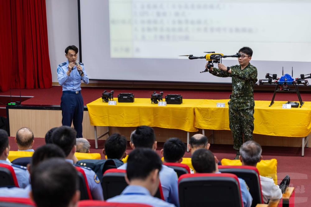 此次研討內容納入無人機訓練與飛航安全管控作為。（軍聞社記者蔡枋澐攝）