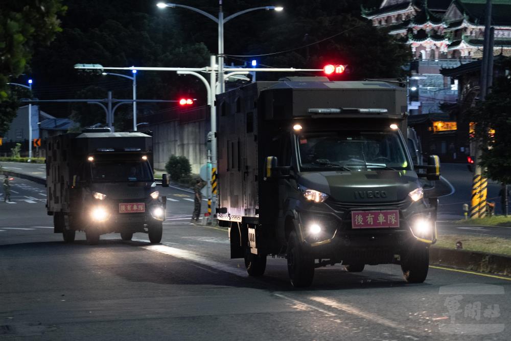此次任務驗證陸戰99旅遠程機動、後勤支援及指揮管制效能。（軍聞社記者林庭暉攝）