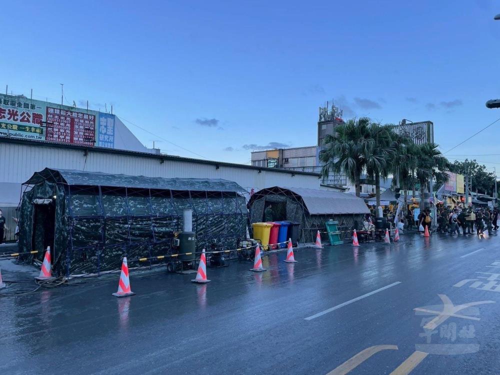 三支部架設沐浴機供地區民眾及志工盥洗。（第三作戰區提供）