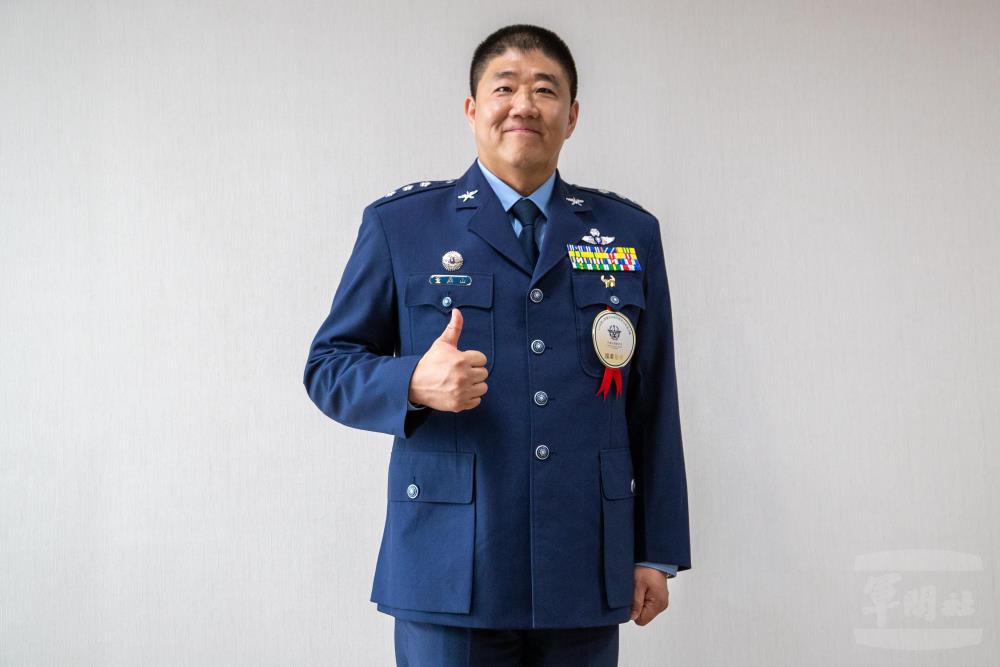 軍人節暨全民國防教育日表揚大會　表彰奉獻國防事務人員努力