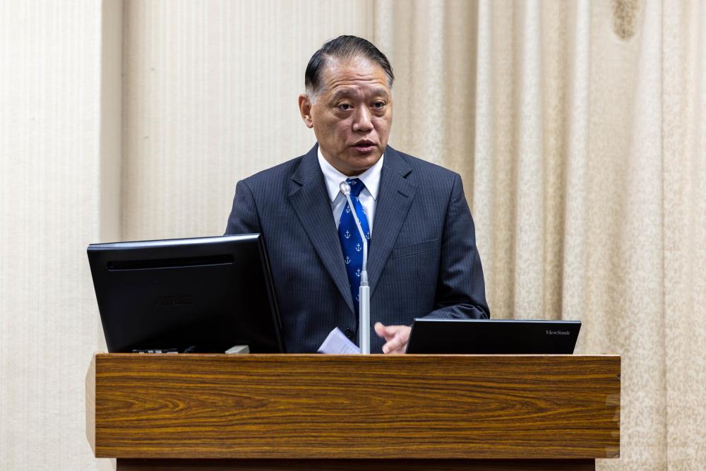 國防部後勤參謀次長室次長李鳳翔中將專案報告。（軍聞社記者蔡枋澐攝）