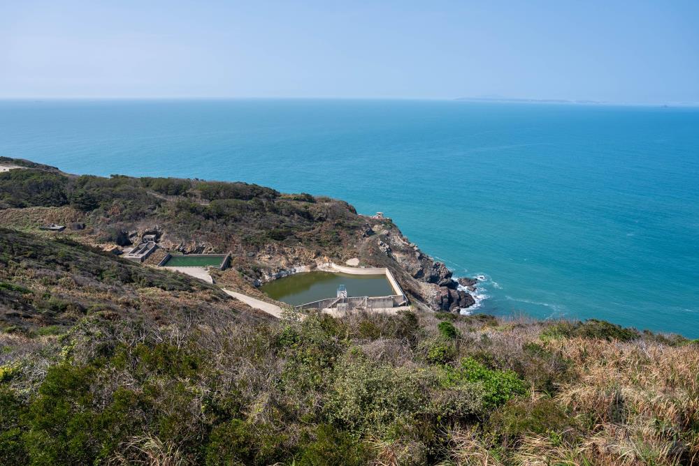依山而建的樂道澳水庫，是由時任師長謝抗建與駐軍官兵共同興建。（軍聞社記者尤昱翔攝）