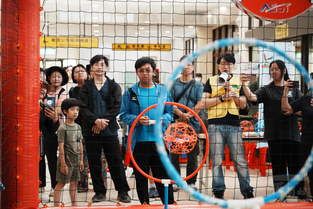 屏東航模大會師精彩落幕　全民國防吸引親子熱情參與