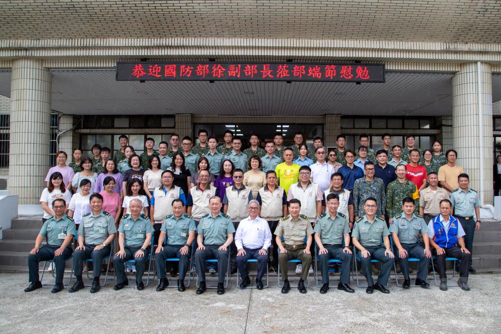 徐副部長端節慰勉高雄駐軍　感謝官兵戮力守護國家安全