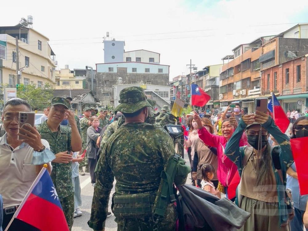 部隊實施兵力輪替，接續支援後續災後復原與環境整備任務。（第二作戰區提供）
