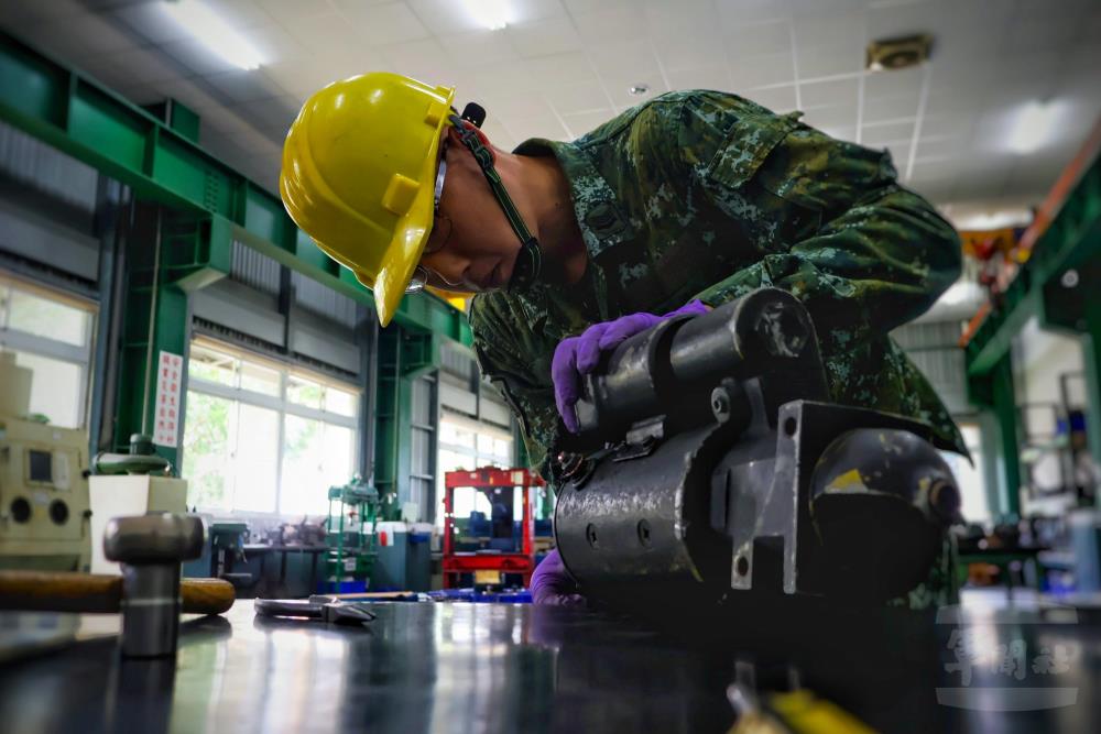 臺中聯保廠落實預防保養 確保裝備妥善 臺中聯保廠落實預防保養 確保裝備妥善
