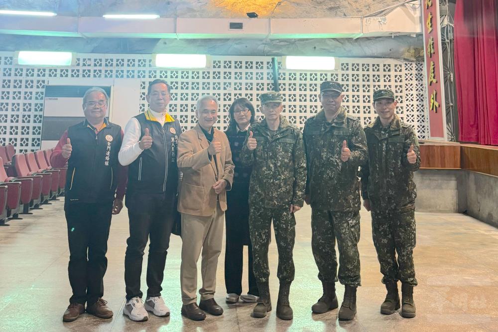 智勤科技敬軍慰訪金門駐軍　肯定官兵堅守前線