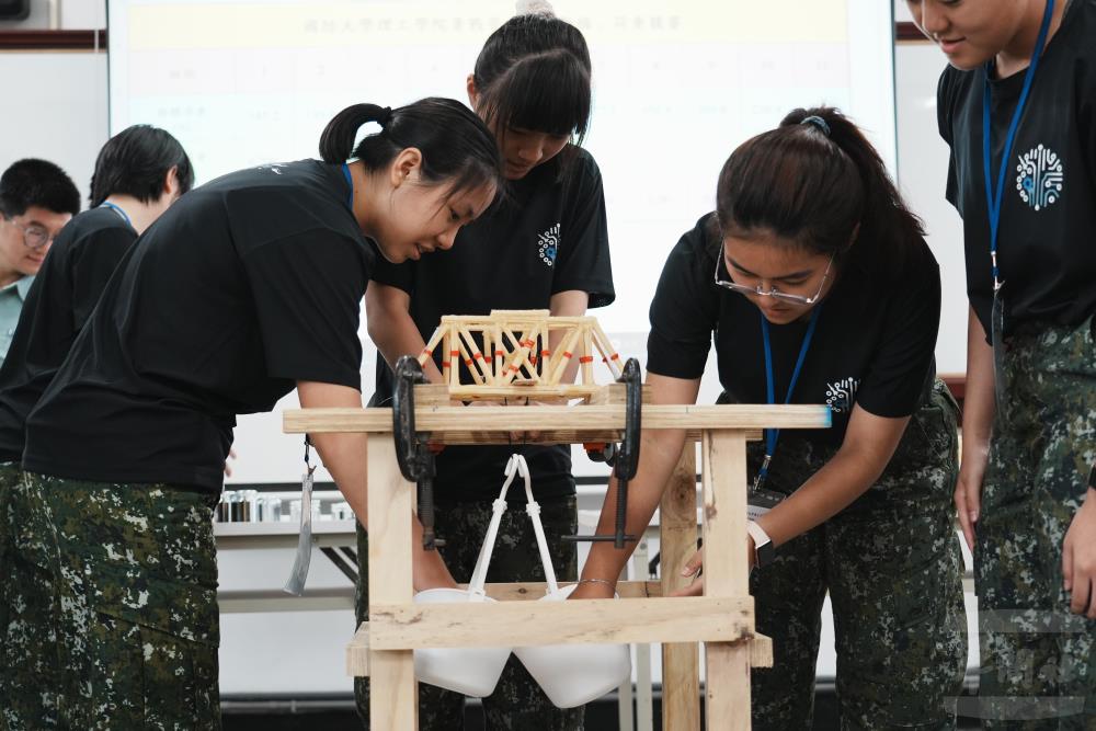 113年「國防科技實作研習營」。（軍聞社資料照片）