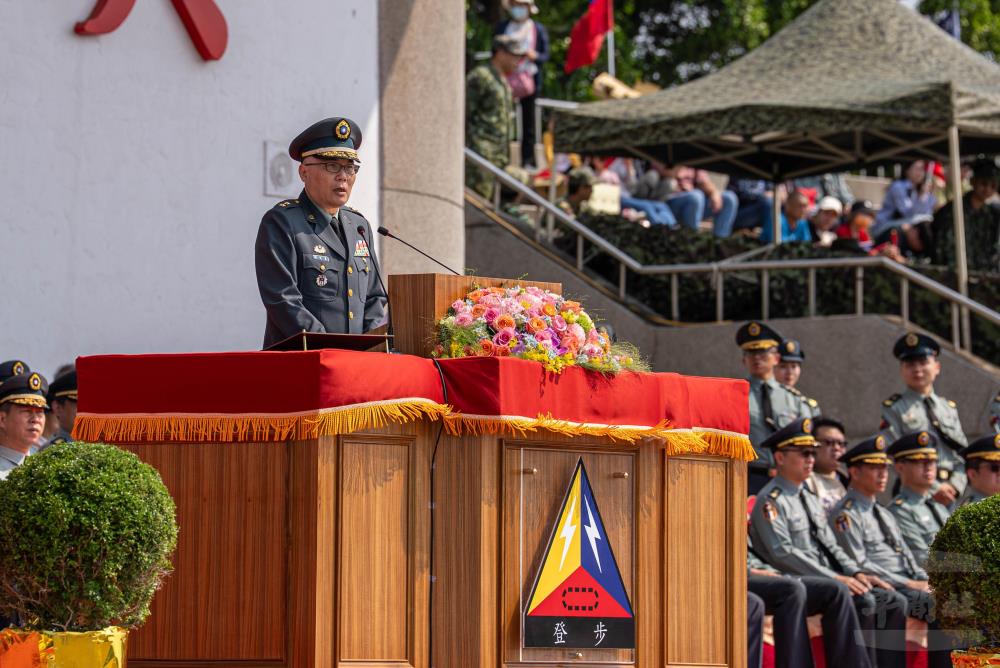 陸軍第六軍團指揮官陳中將宣達成軍令。（軍聞社記者尤昱翔攝）