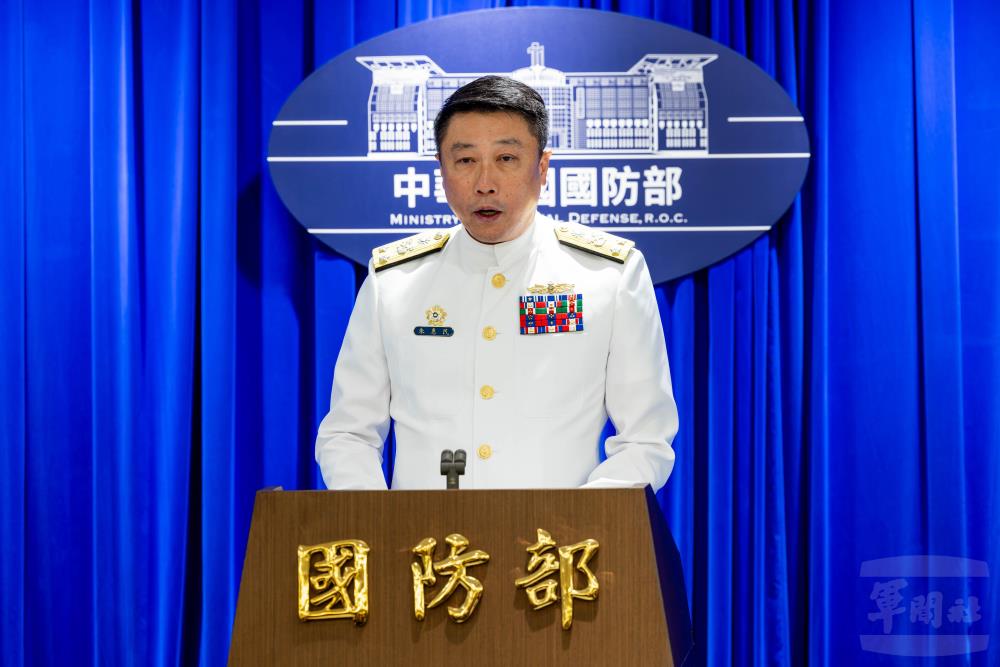 海軍司令部參謀長朱中將指出，海鯤艦測試一切將以安全及品質要求執行。（軍聞社記者蔡枋澐攝）