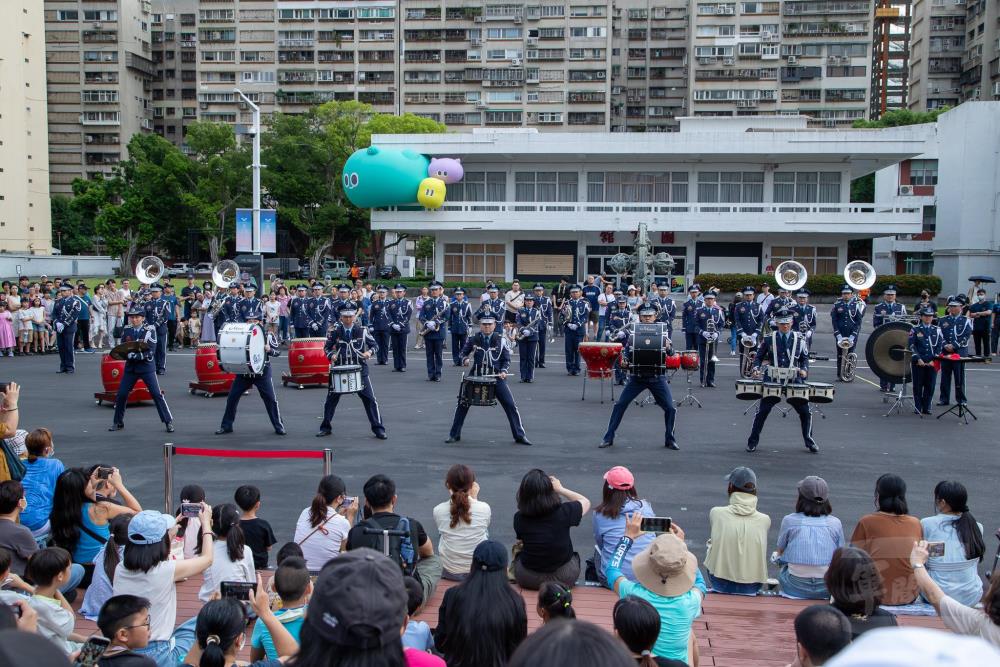 空軍樂隊參與「晴空季2026」演出　展現磅礴樂聲與壯盛軍容