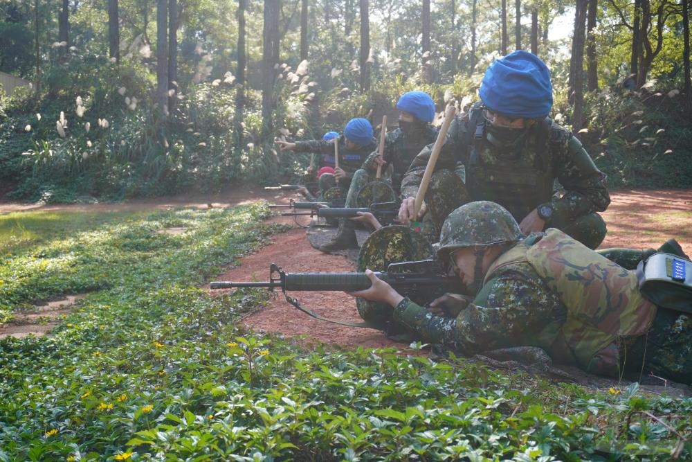 206旅步槍實彈射擊訓練　熟悉武器裝備操作