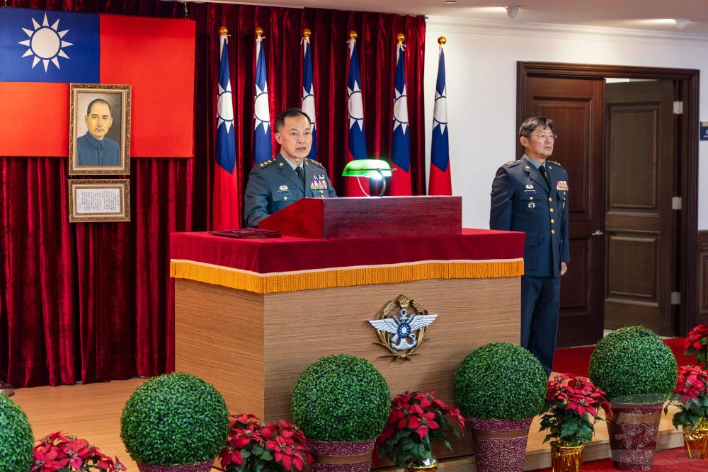 軍備局長任職布達　鍾副部長勉厚植國防自主能量