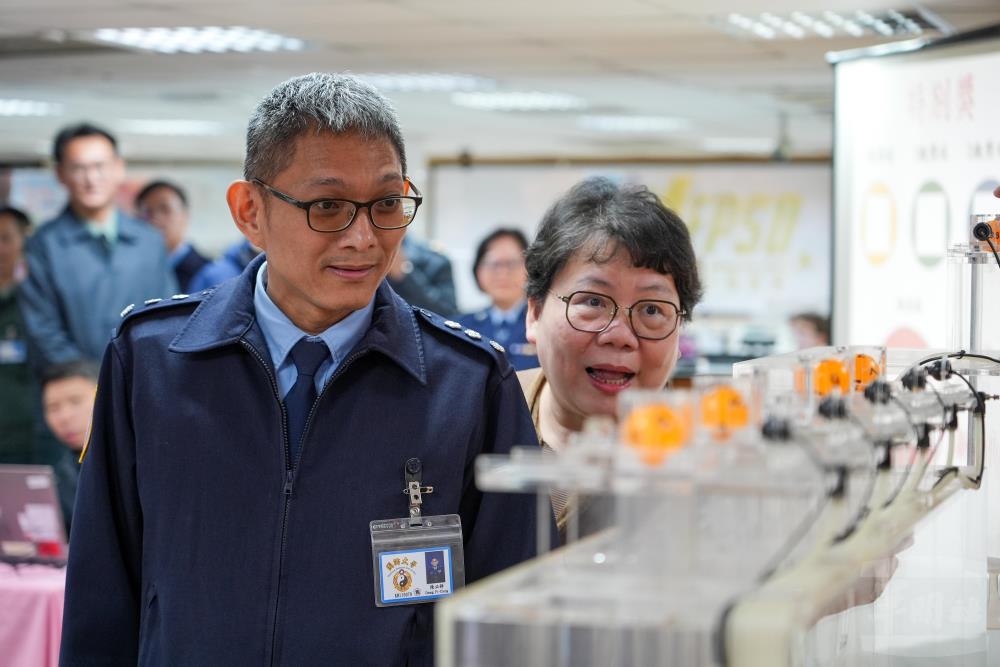活動邀請國防大學管理學院學員擔任開獎嘉賓。（軍聞社記者陳傳奇攝）