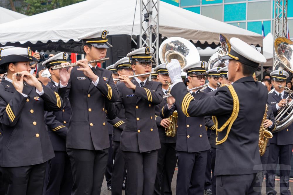 海軍官校軍樂隊展現如海洋般遼闊的音樂層次。（軍聞社記者吳冠萱攝） 