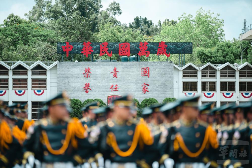 陸軍官校學生傳承黃埔精神，並將「國家、責任、榮譽」銘記在心。（軍聞社記者林庭暉攝）