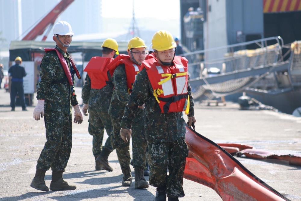 四支部左營油料分庫油輪進儲作業　強化戰備油料補給能量