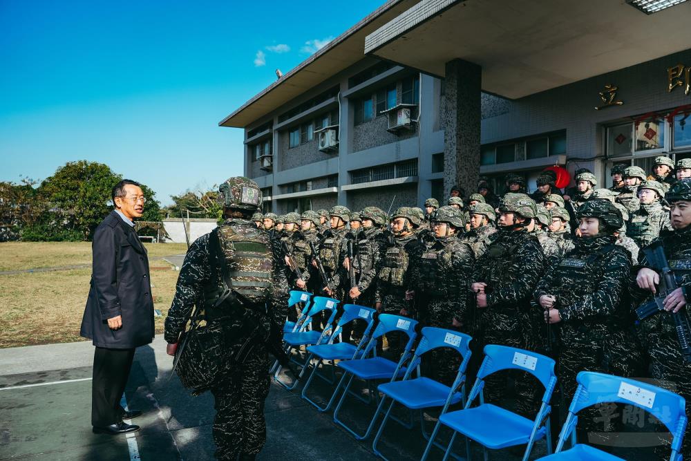 顧部長除夕慰勉戰備留守官兵　感謝守護國家安全