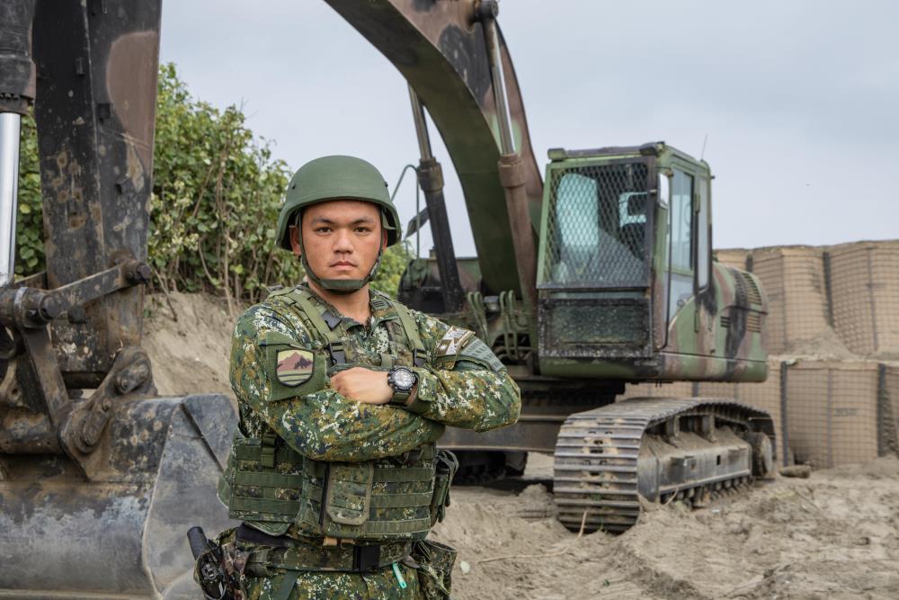連長陳上尉期望官兵落實訓練，提升作業效率。（軍聞社記者吳柏融攝）
