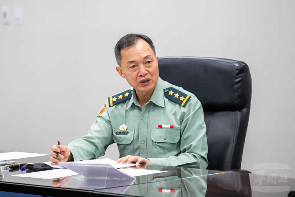 鍾副部長在會議中就討論事項進行裁示。（軍聞社記者王進福攝）