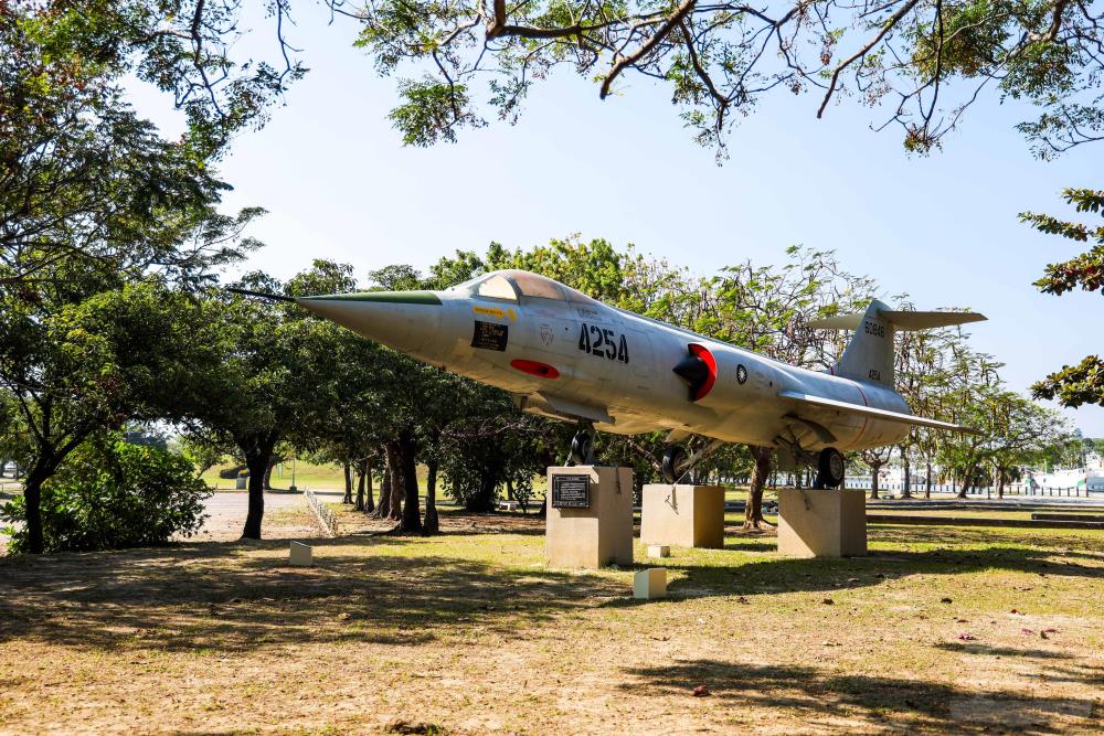 港濱歷史公園陳展的F-104A星式戰鬥機。（軍聞社記者周昇煒攝）