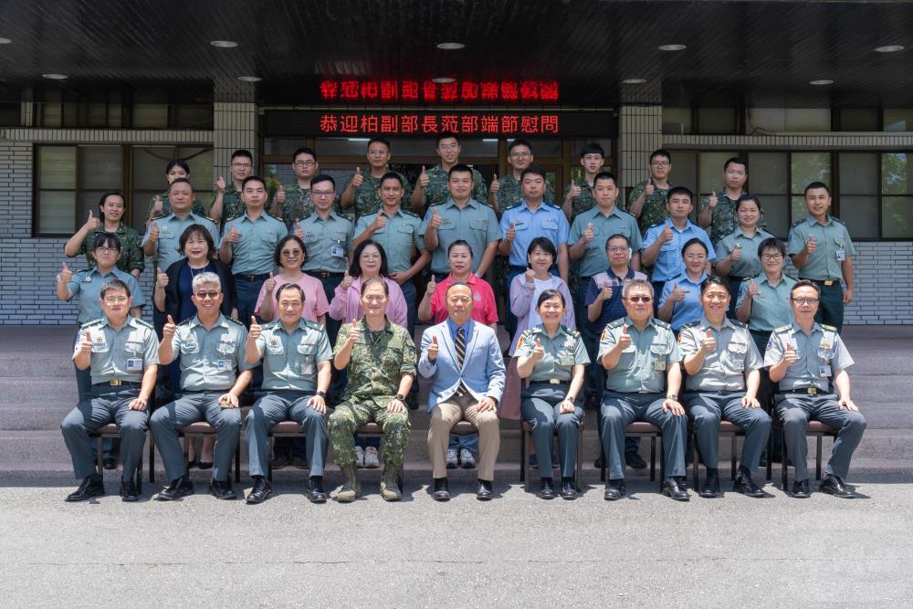 柏副部長視導東部駐軍　勉營造友善職場強化整體戰力
