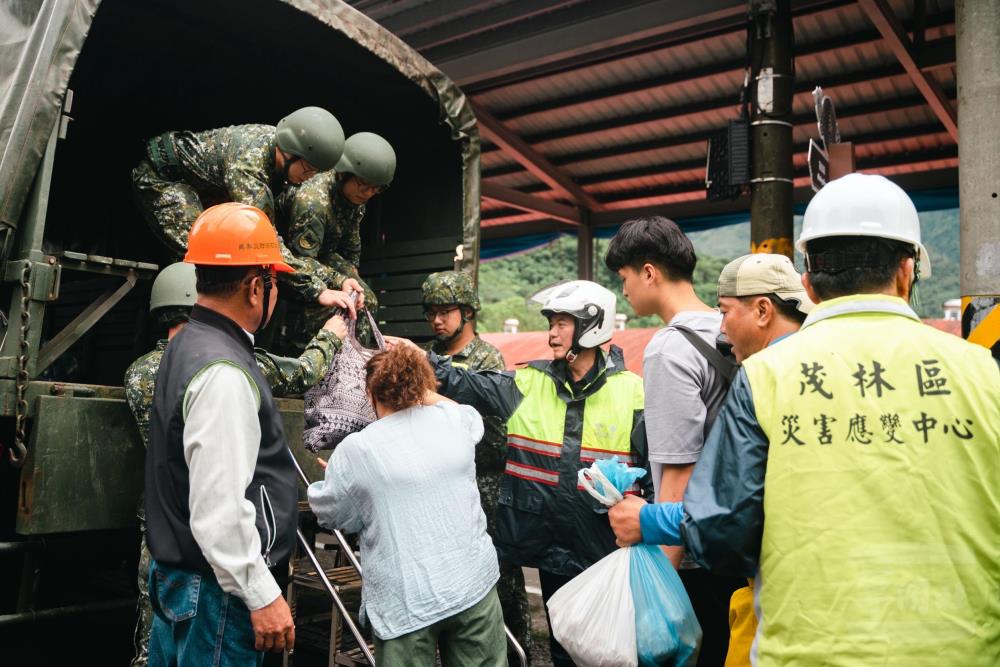 顧部長主持災防應變管制會議　密切掌握颱風動態