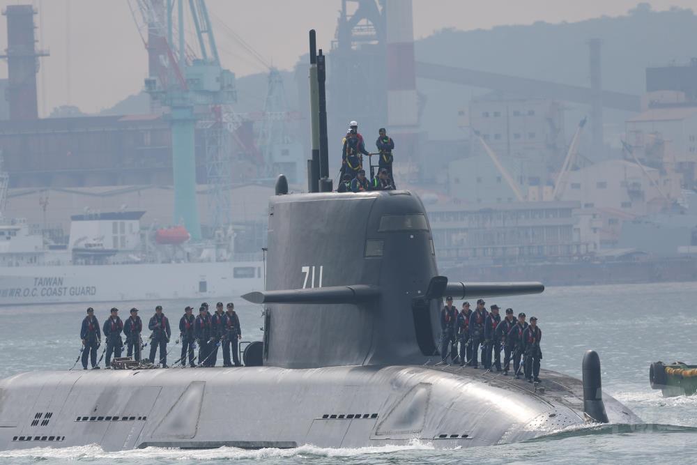 海鯤軍艦出海測試