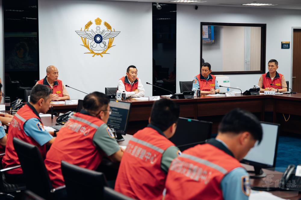 國防部長顧立雄13日主持災防整備會議。(軍聞社記者吳東昇攝) 國防部長顧立雄13日主持災防整備會議。(軍聞社記者吳東昇攝)