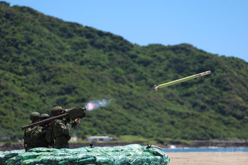 人攜式刺針飛彈射擊。（軍聞社記者林澤廷攝）