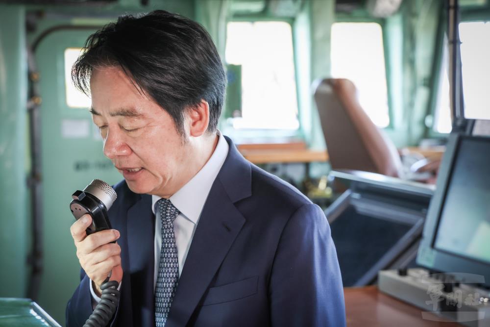 賴總統進行全艦廣播。（軍聞社記者周昇煒攝）