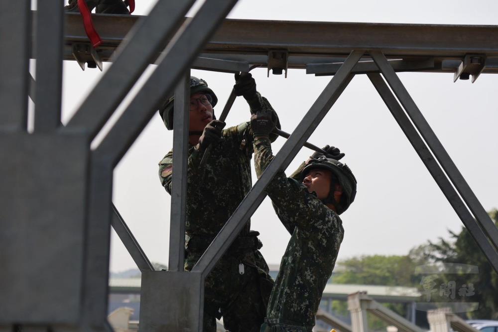52工兵群LSB重框橋架設訓練　強化官兵本職學能