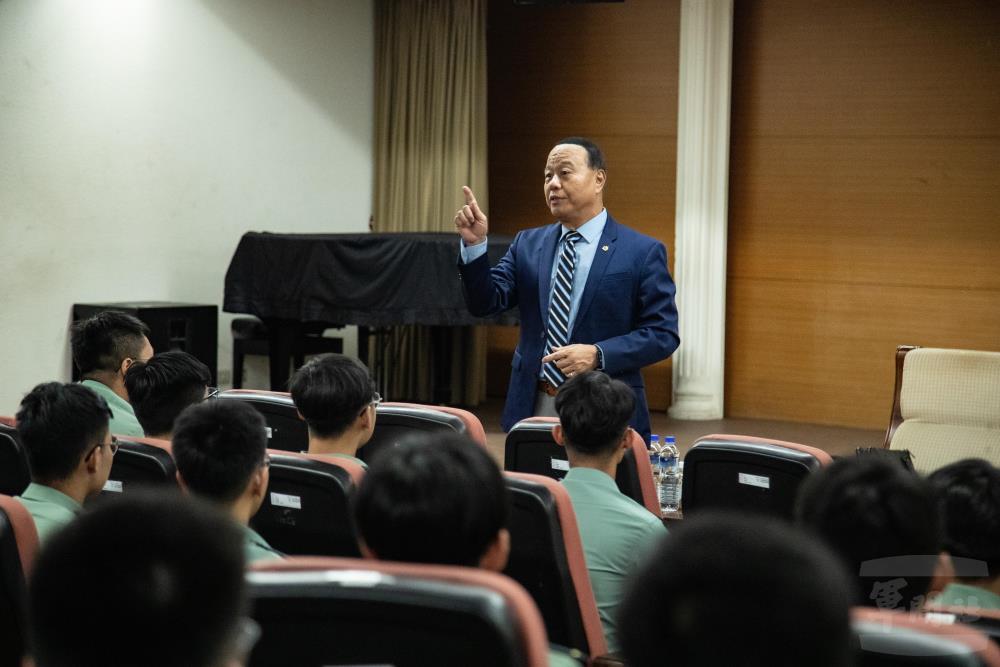 柏副部長主持精神講話暨座談　期勉新血輪肩負國家使命