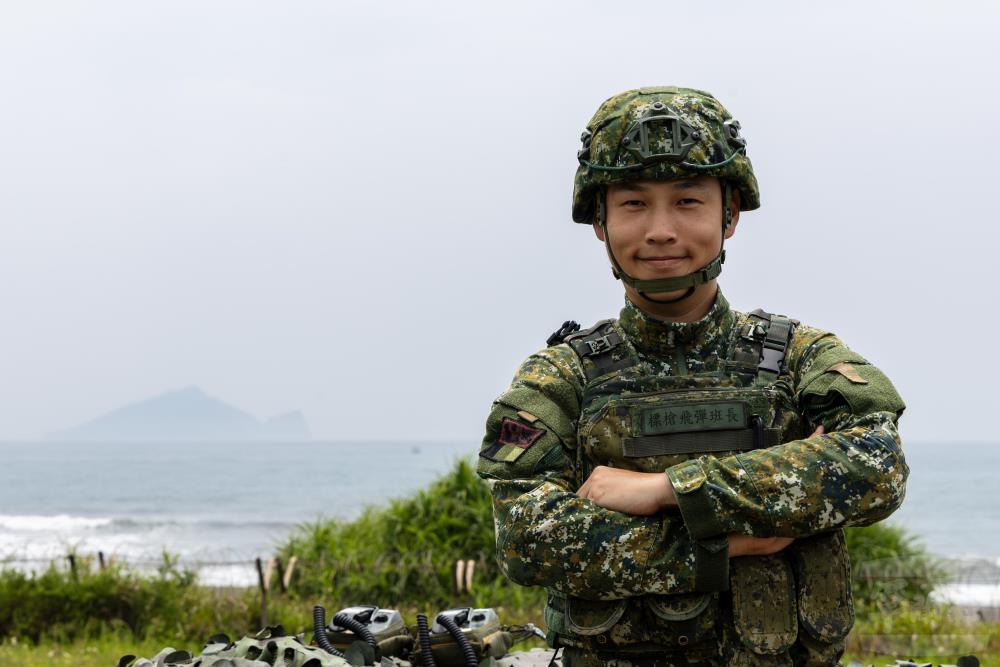 蘭指部反甲連標槍射手陳上士，順利完成天馬操演任務。（軍聞社記者蔡枋澐攝）