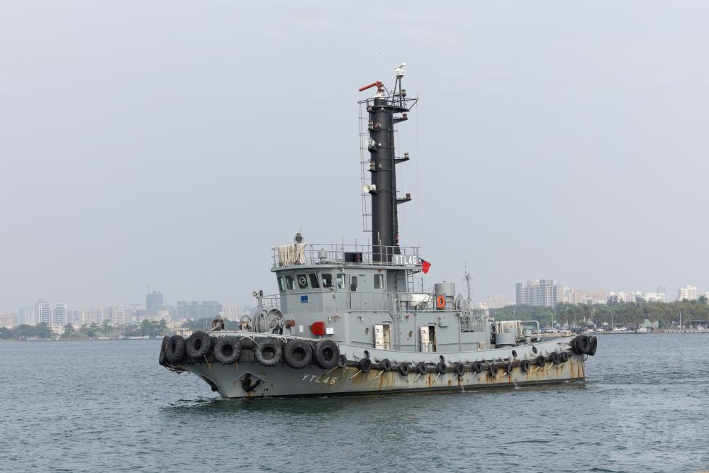 拖駁艇具高機動性與強大推拉能力。（軍聞社記者吳柏融攝）