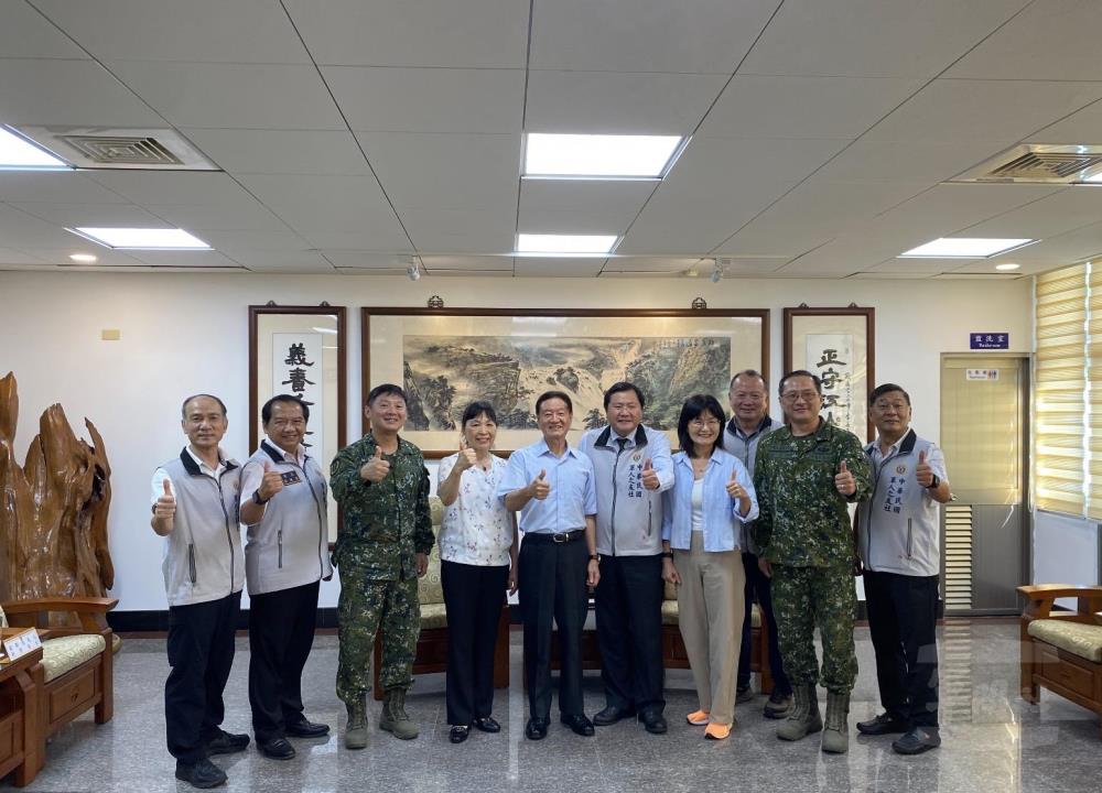 軍友社慰訪花蓮駐軍　向官兵表達敬意與支持