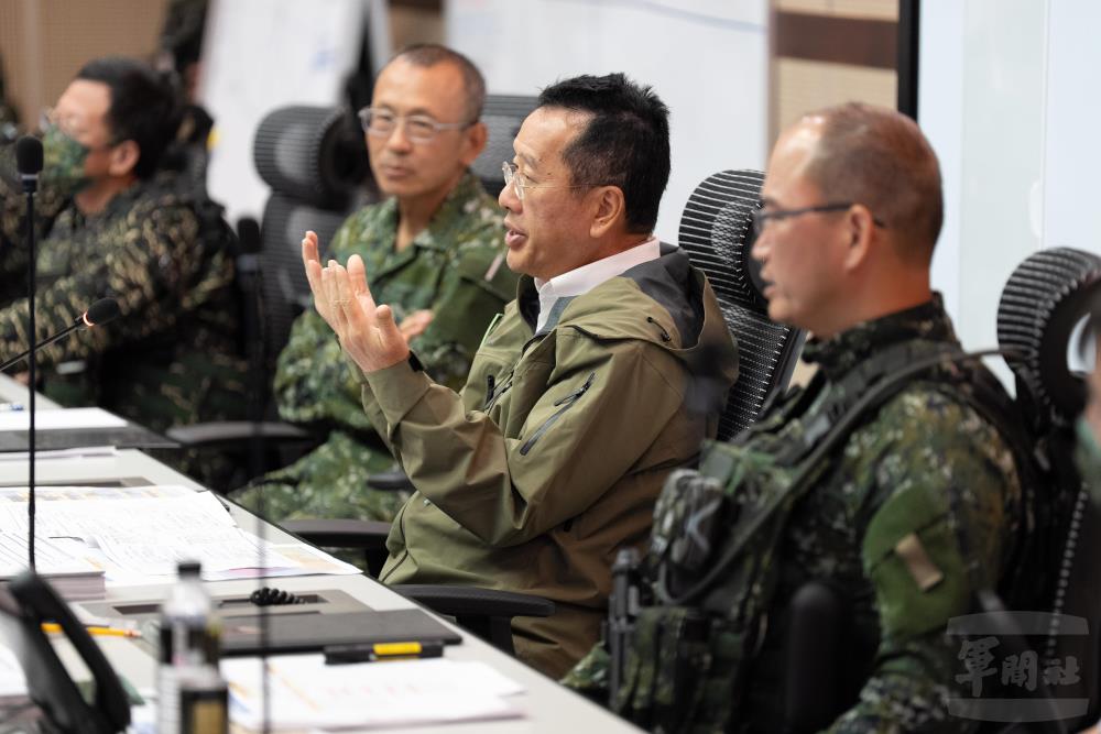 顧部長:整合多元打擊能力 提升整體作戰效能 顧部長:整合多元打擊能力 提升整體作戰效能