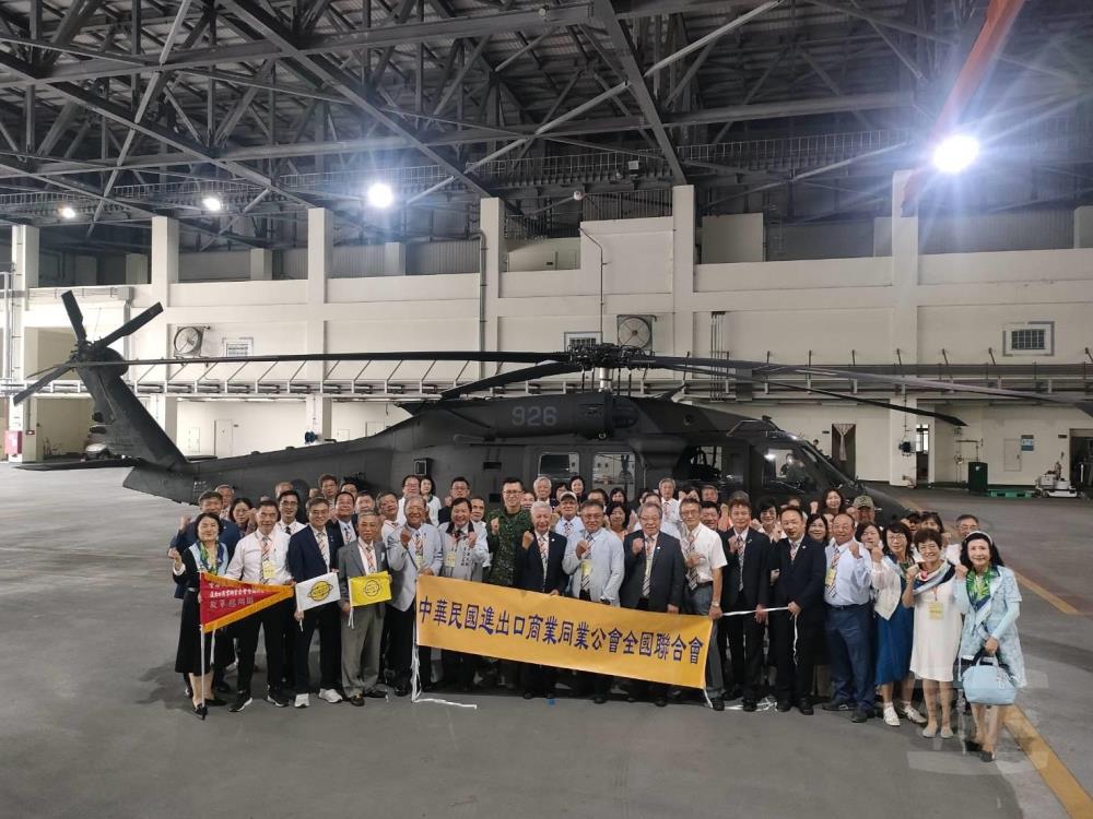 敬軍團慰訪陸軍602旅。（軍友社提供）