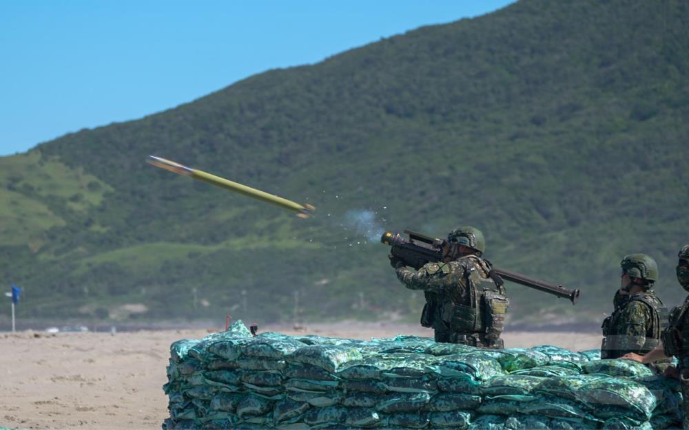 人攜式刺針飛彈射擊。（軍聞社記者莊家豪攝）