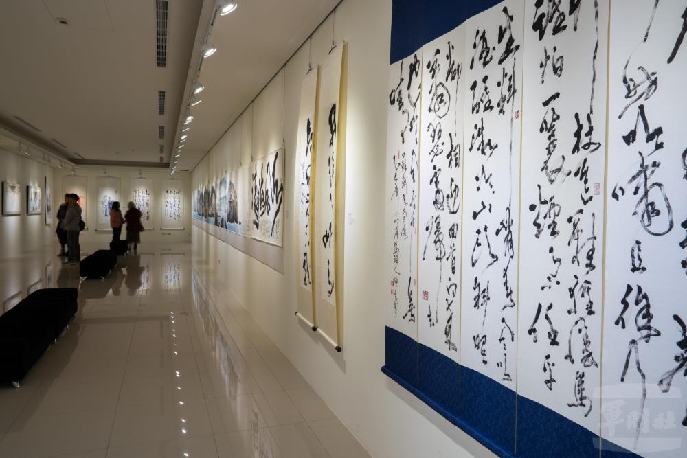 「游於藝・萬物有情—李寶龍、沈禎、陳合成聯展」。（軍聞社記者李恬恬攝）
