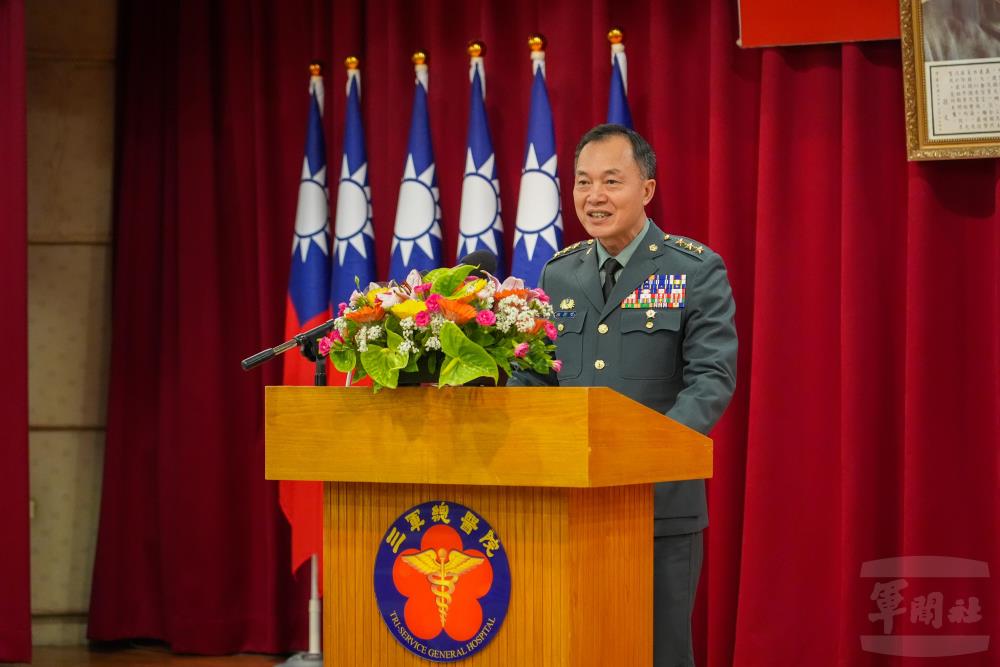 鍾副部長感謝所有護理人員的付出。（軍聞社記者陳傳奇攝）