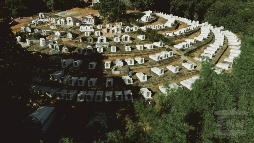 墓園空拍圖。（軍聞社記者呂尚俞攝）