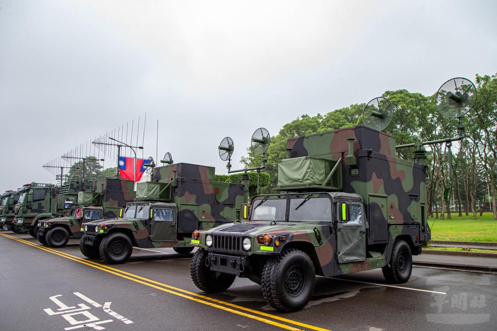 通資裝備陳展野戰通信、干擾及偵蒐等系統。（軍聞社記者尤昱翔攝）