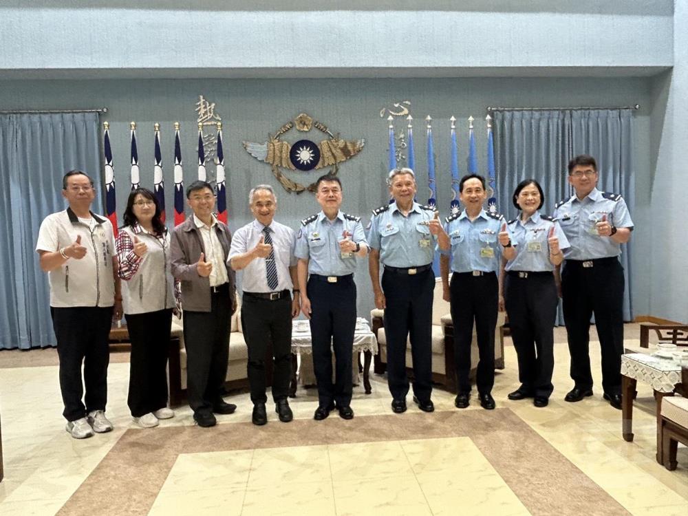 企業敬軍秋節慰問　感謝官兵守護家園