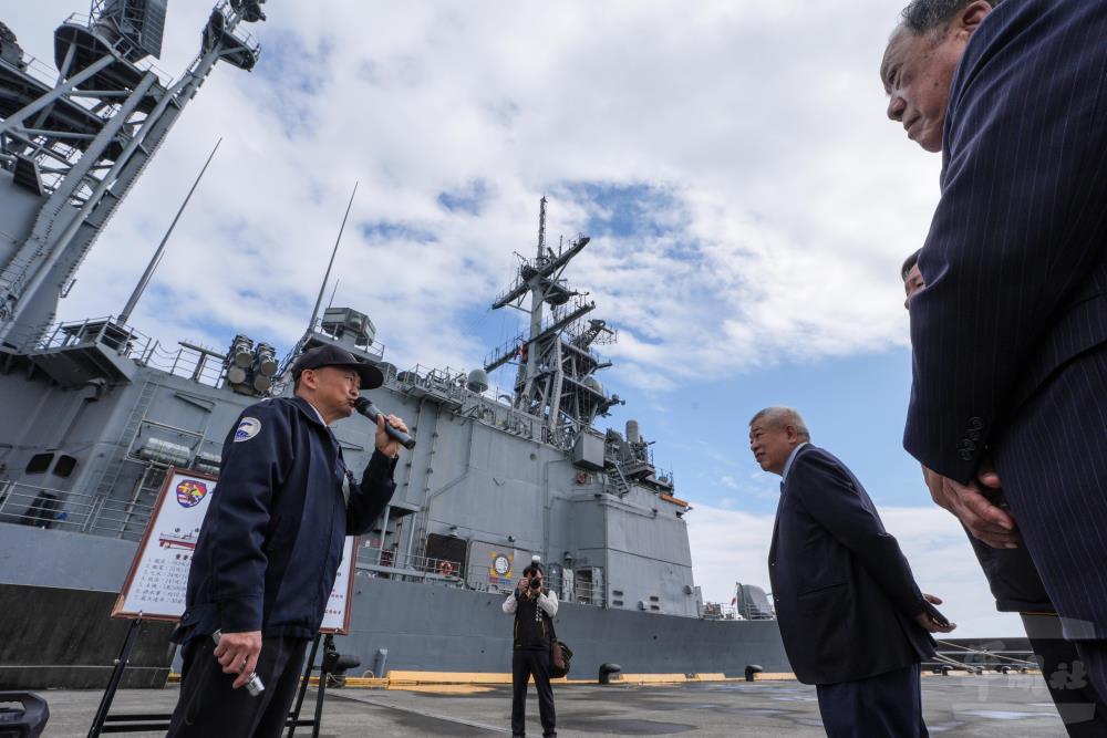 海軍168艦隊長姚少將介紹艦隊任務。（青年日報提供）
